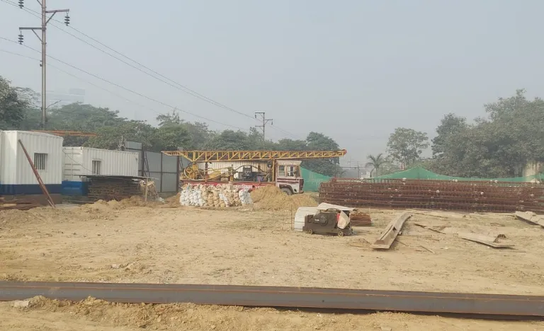 Delta Square - Gallery Image 1